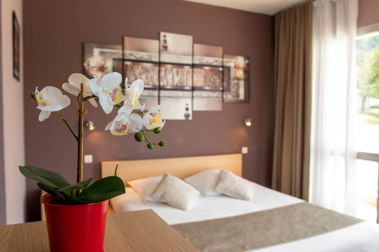 Hotel Les Flots Bleus Савин Экстерьер фото